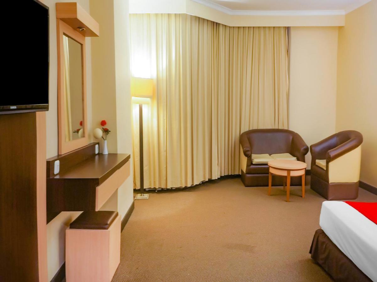 נקסר Oyo 3967 Hotel Pantai Wisata מראה חיצוני תמונה