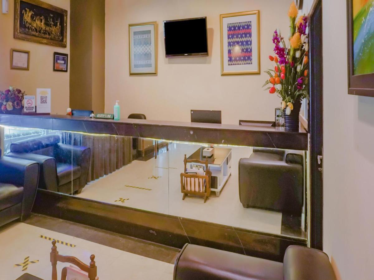 נקסר Oyo 3967 Hotel Pantai Wisata מראה חיצוני תמונה